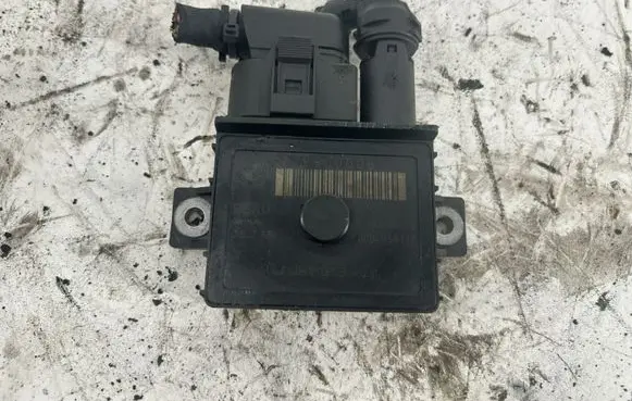 BMW 1 E81 E87 Glow plug pre-heat relay 0522120102