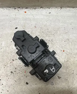 Audi A6 S6 C5 4B Tail light bulb cover holder B5831BL THK161 148162