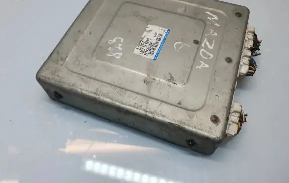 Mazda 6 Engine control unit/module L32718881D E6T50676H