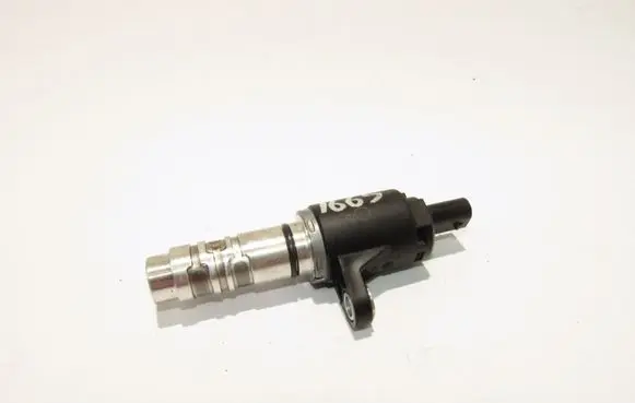 Volkswagen Polo V 6R Camshaft vanos timing valve 13152530A