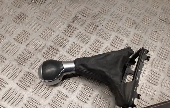 Audi Q3 8U Gear lever shifter trim leather/knob 8U1713139K