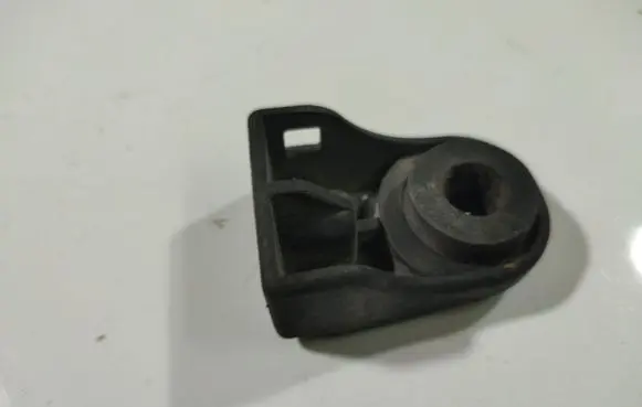 Peugeot 406 Radiator mount bracket 9628677880