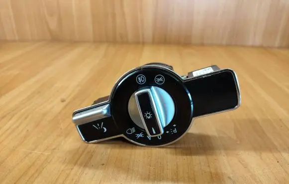 Mercedes-Benz E W212 Light switch A2219054000 11236728Q01 3224180402