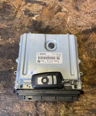 BMW 5 F10 F11 Engine control unit/module 8513250 030176504 0281017648