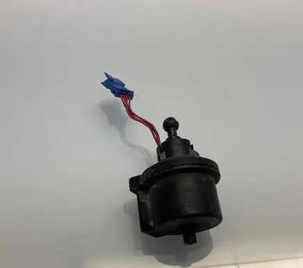 Mercedes-Benz E W211 Headlight level adjustment motor 73485702