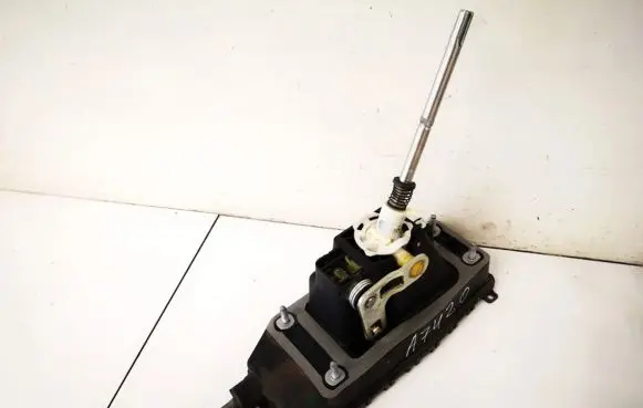 Volkswagen Fox Gear shifter/selector 5z0711611