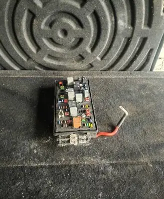 Chevrolet Orlando Fuse module 96982038