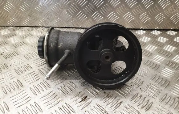 Toyota Avensis T250 Power steering pump
