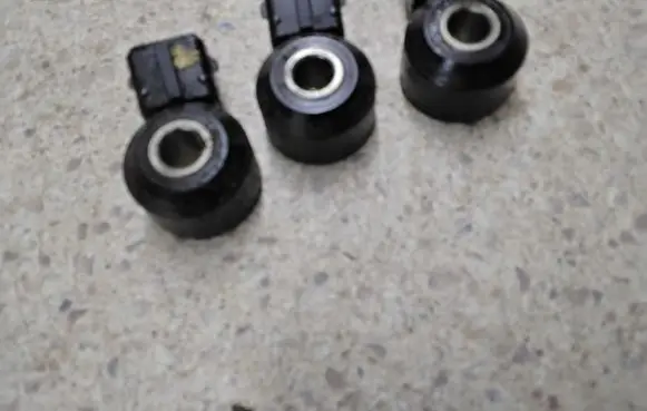BMW M5 Detonation knock sensor 7598861