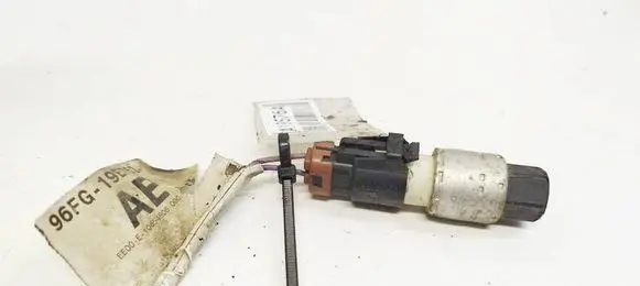 Ford Fiesta Air conditioning (A/C) pressure sensor 96FG19E753AE