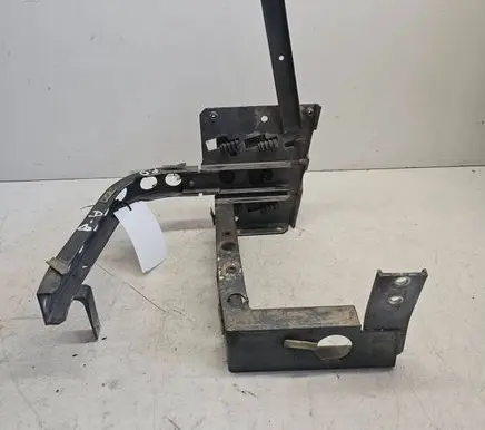 Audi A8 S8 D2 4D Front bumper mounting bracket 4D0821138
