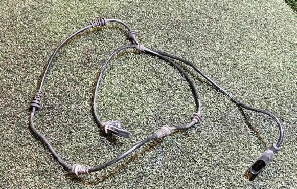 Mercedes-Benz S W222 Front ABS sensor wiring A2229050900