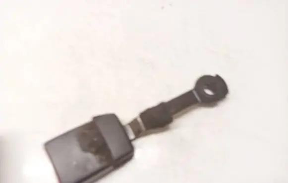 Ford S-MAX Middle seatbelt buckle (rear) 33056309