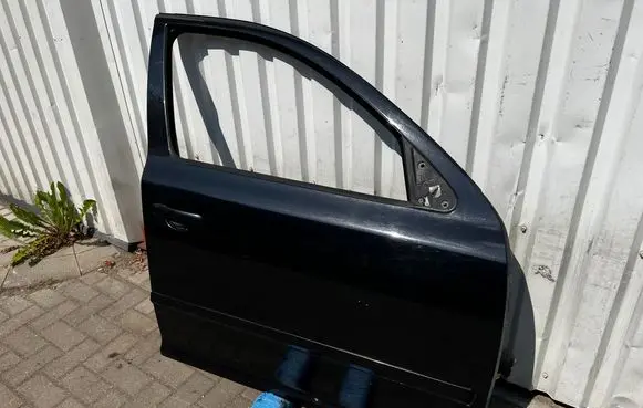 Skoda Octavia Mk2 (1Z) Front door 1T0959702S 5K0959792A 1Z1837656Q