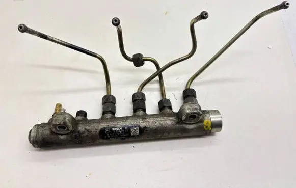 Opel Vivaro Fuel main line pipe 0445214042