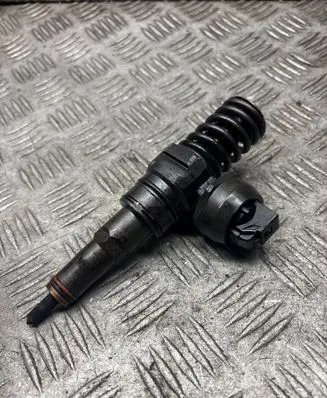Skoda Octavia Mk2 (1Z) Fuel injector 038130073AG