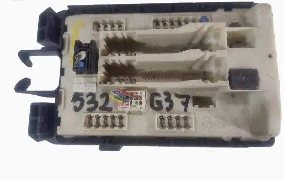 Infiniti G37 Fuse box set 284B9