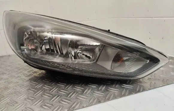 Ford Focus Headlight/headlamp F1EB13W029SD F1FB13W029SD