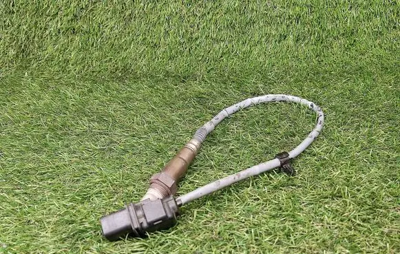 Volkswagen Jetta VI Lambda probe sensor 06G906262F 0258017245