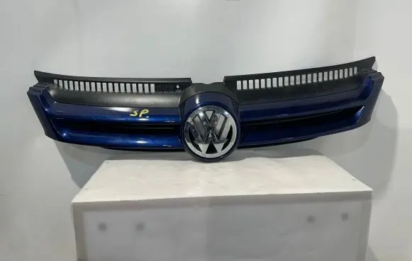 Volkswagen Golf Plus Front grill 5M0853655A