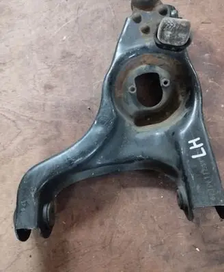 Dodge Durango I Front lower control arm/wishbone 52106117AA