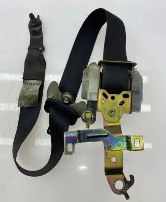 Subaru Outback Front seatbelt 7K7330P 0432127 0432121