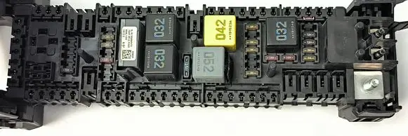 Mercedes-Benz Vito Viano W447 Relay mounting block A4475460064