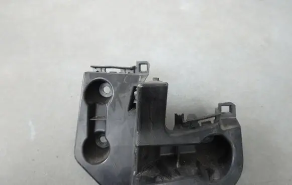 Opel Mokka B Rear bumper mounting bracket 9835230480