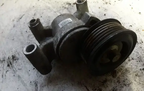 Mazda 3 I Generator/alternator belt tensioner 151411040115
