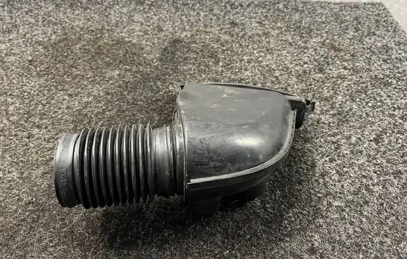Mercedes-Benz GLC C254 Air intake duct part A6540941200
