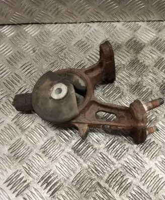 Toyota Auris 150 Engine mount bracket
