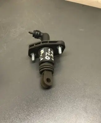 Suzuki Grand Vitara II Clutch slave cylinder 