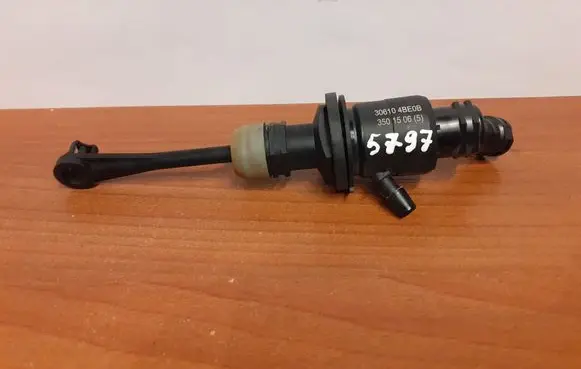 Nissan X-Trail T32 Clutch slave cylinder 3501506 306104BE0B