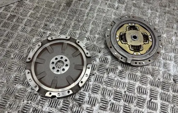 Lexus CT 200H Clutch set kit 1J263101S
