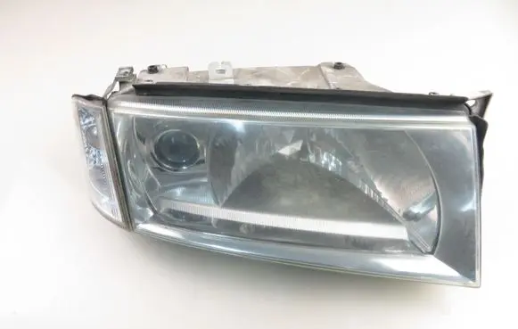 Skoda Octavia Mk1 (1U) Headlight/headlamp 1U1941018D