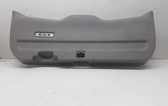 Mitsubishi Grandis Tailgate trim MR576115