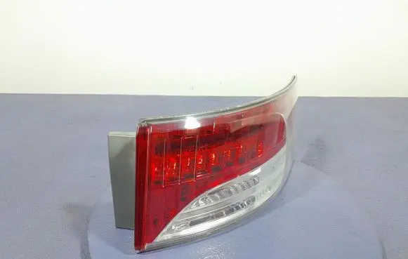 Toyota Avensis T270 Rear/tail lights