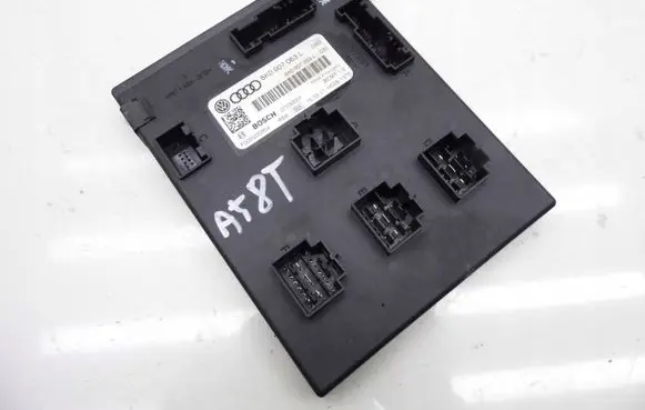 Audi A4 S4 B8 8K Comfort/convenience module 8K0907063L