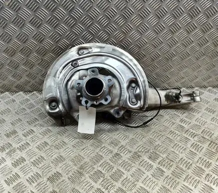 Mercedes-Benz ML W166 Front wheel hub 6898327