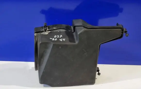 Volvo V50 Air filter box cover 76894521