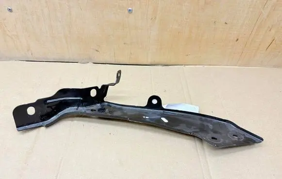 Renault Megane IV Fender mounting bracket 631406423R