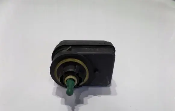 Renault Espace III Headlight level adjustment motor 7700416939