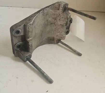 Land Rover Discovery A/C compressor mount bracket HRC2661