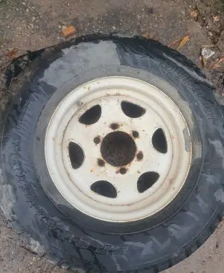 Mitsubishi Pajero R15 spare wheel 