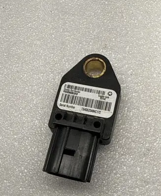 Jeep Cherokee IV KK Airbag deployment crash/impact sensor P04896065AB TS4DE24844C172