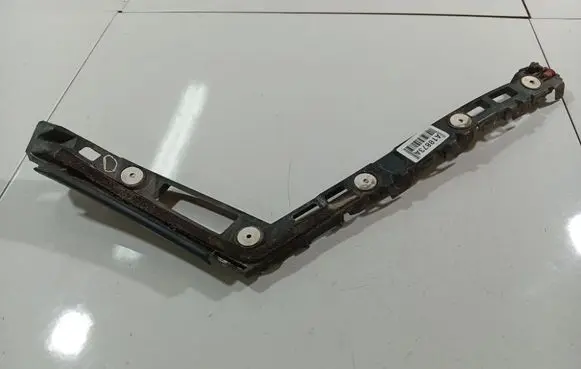 Opel Insignia A Front bumper mounting bracket