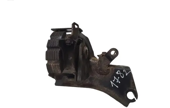 Toyota Corolla Verso E121 Engine mount bracket 123720R010
