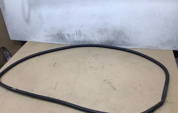 Front door rubber seal