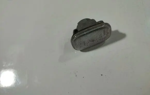 Toyota Corolla Verso AR10 Front fender indicator light 