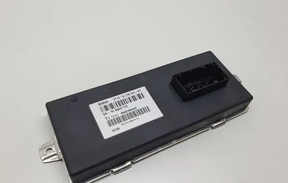 BMW 5 E60 E61 Active stabilizer control unit 6778541 37146778541 3714677854101